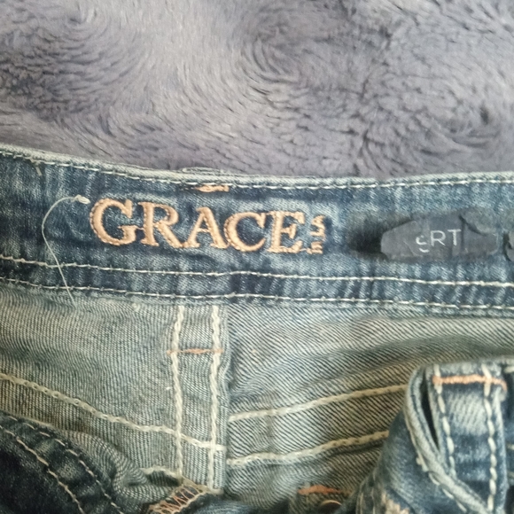 Grace in LA Shorts - Picture 4 of 5